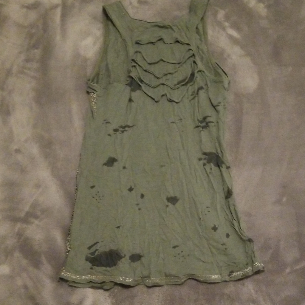 Tank - Picture 2 of 2